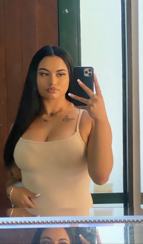 taylaraywhite star exclusive photos