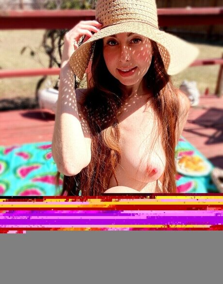 littleredwildfire sexy pornstar pics