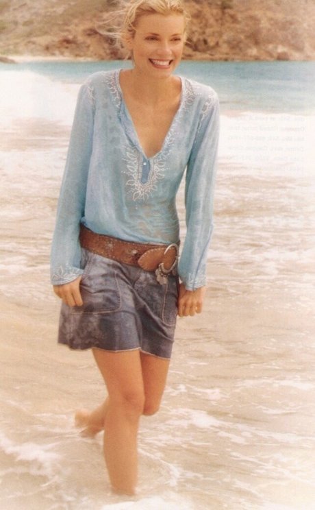 Amy Smart art model gallery