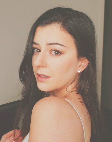 Alicia Layne star pretty gallery