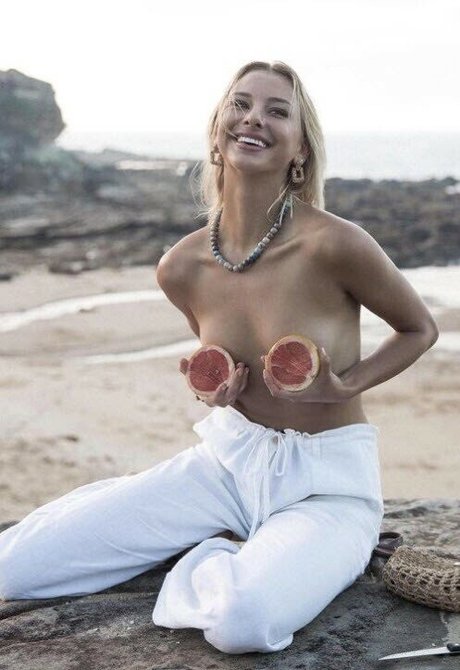 Stephanie Belovukovic star nice images