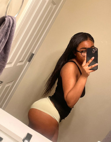 Kayyoniii pornographic star galleries