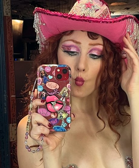 Chappell Roan beautiful star pics