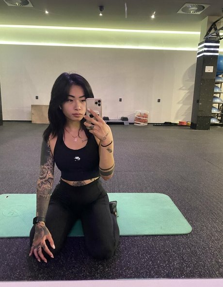 asianiina sex star pic