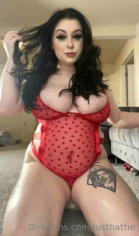 justhattie nudes model pic