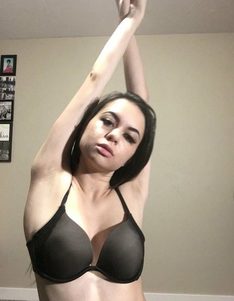 Kaitlin Haehae model photo