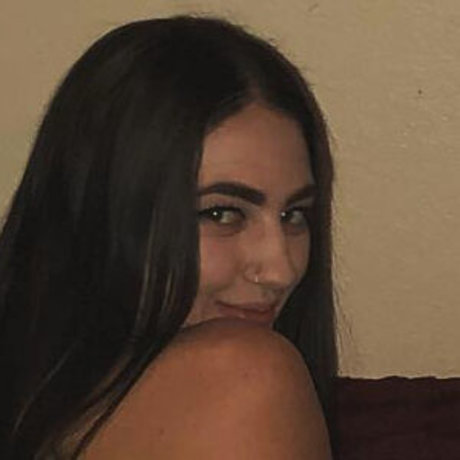 TitsNkush beautiful model photo