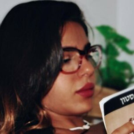 Keria Emi Alma sex actress image