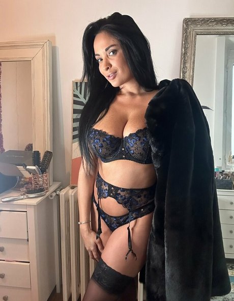 Anissakate perfect actress img