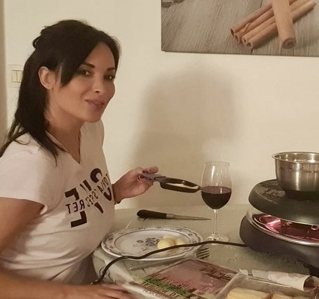 Anissakate perfect model galleries