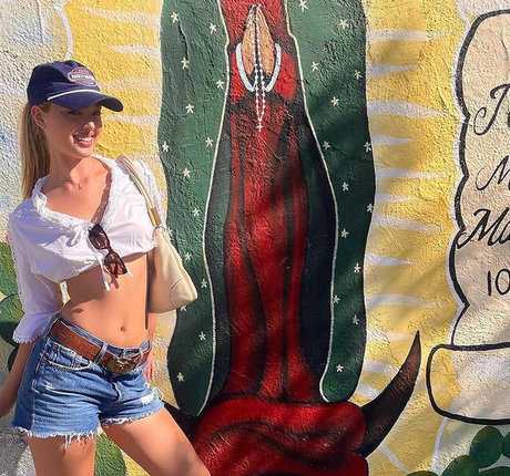 Bella Podaras art star pics