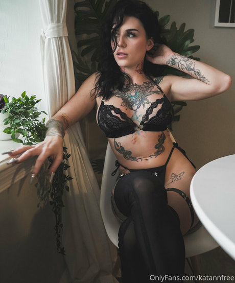 katannfree model nude pic