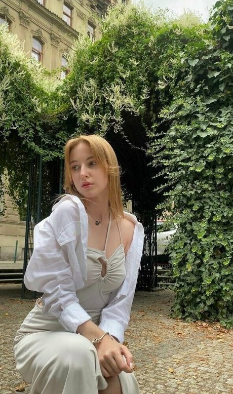 lil mia pretty pornstar image