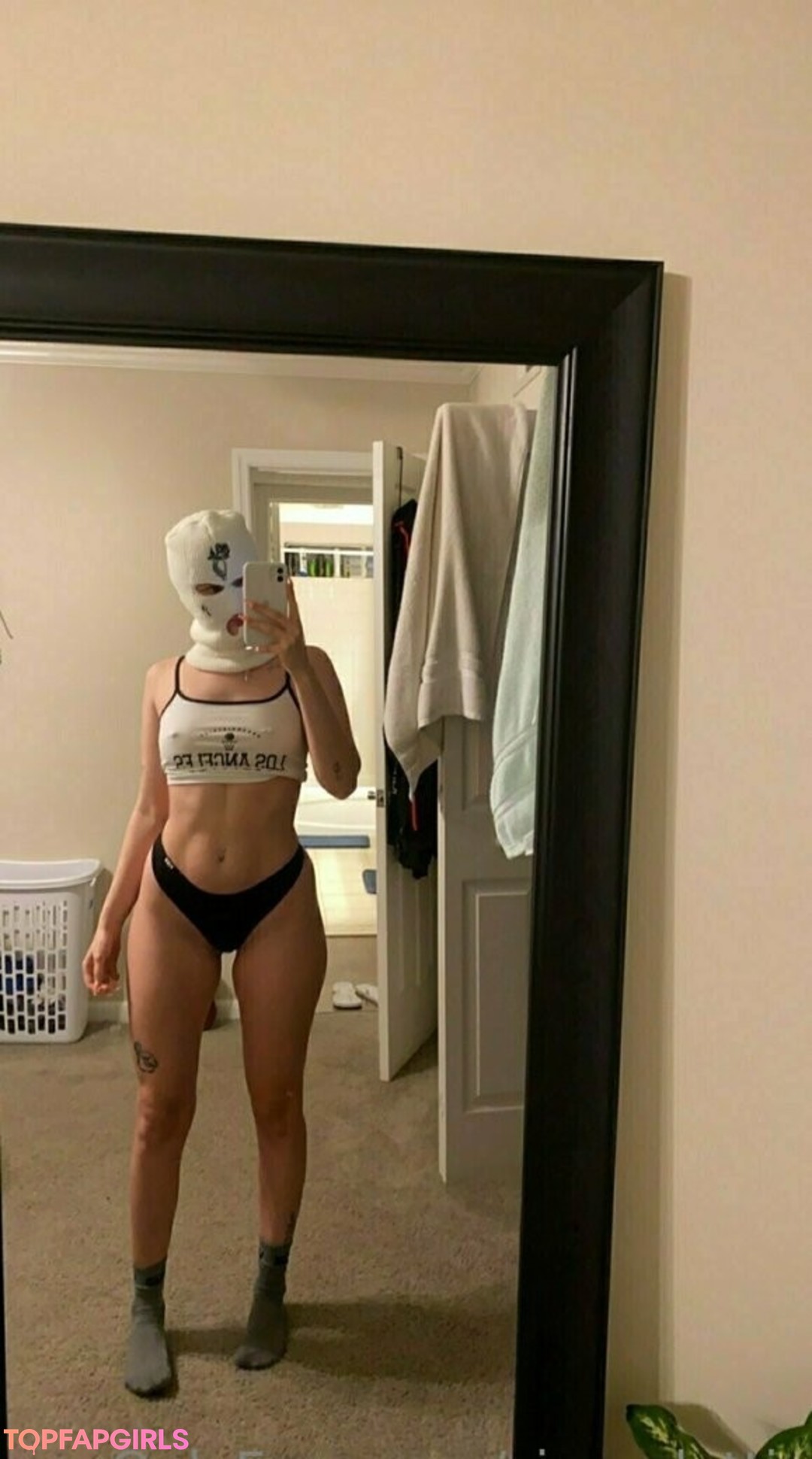 nottobeshared naked star image