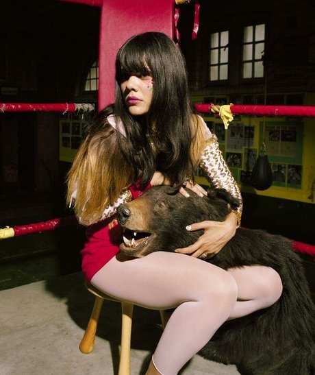 Natasha Khan perfect model picture