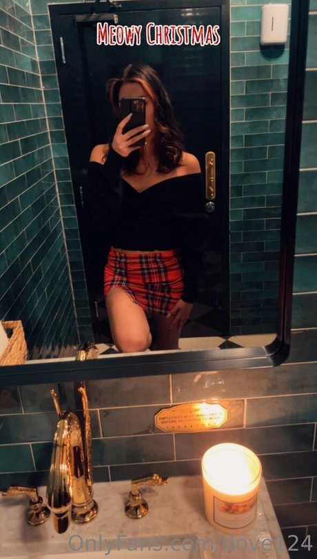 dove124 pornstar nude picture