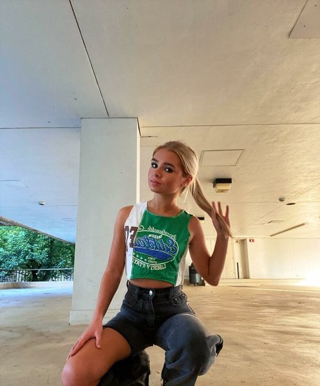 Abbie Bruney pornstar erotic pic