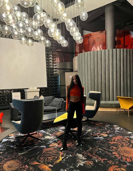 miaa sexy hot actress photos