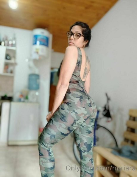 maiiara naked model photo