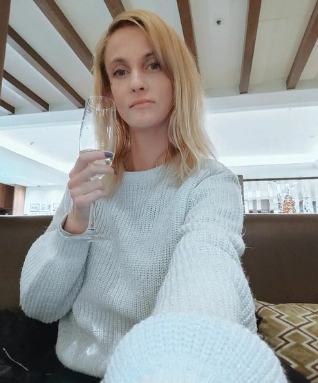 BunnyZuz pretty pornstar image