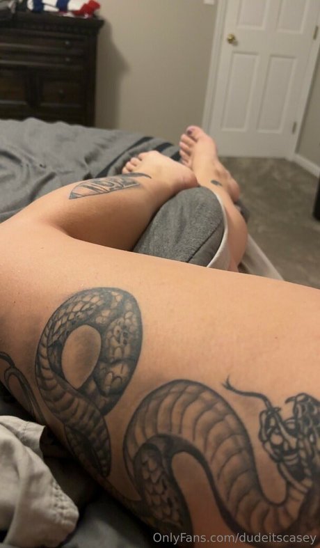 Casey Lee hot star img