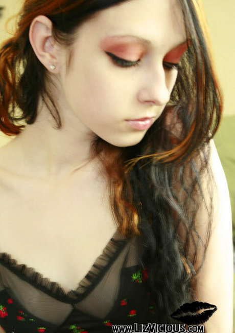 Liz Vicious nude actress galleries