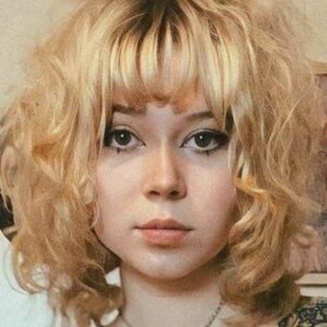 Issy Allen art actress image