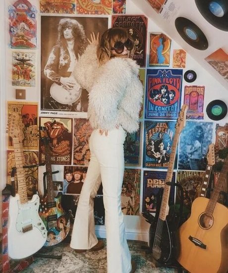 Issy Allen star hd gallery