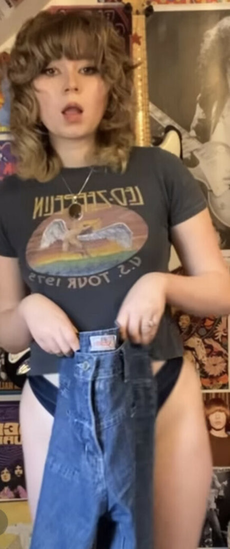 Issy Allen free model pics