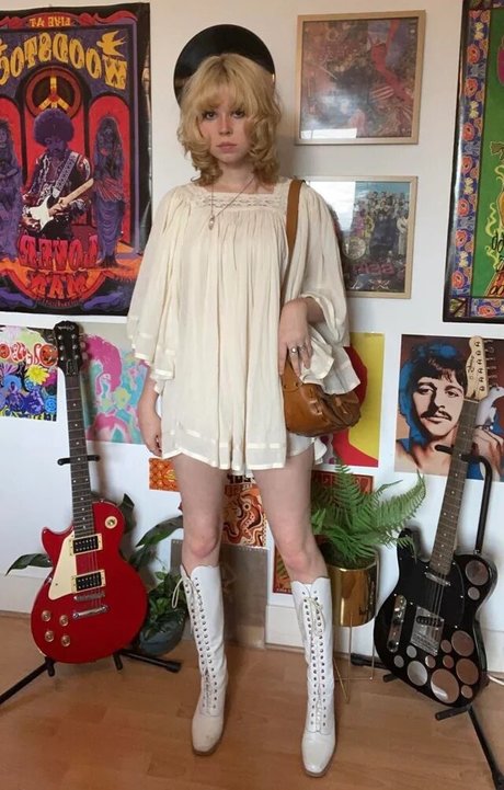 Issy Allen pornstar free pics