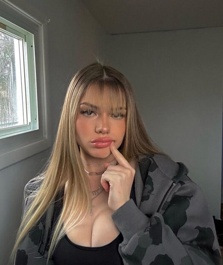 Popsmokes perfect model pic