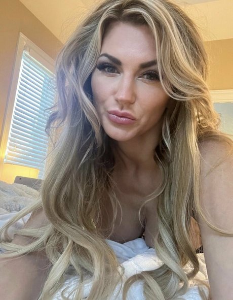 Melania Mercer high quality actress photo