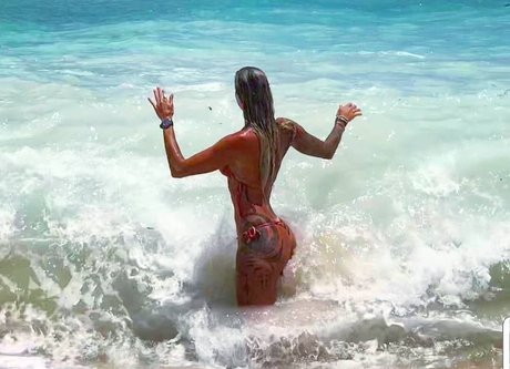 Thaisa Daher pretty star image