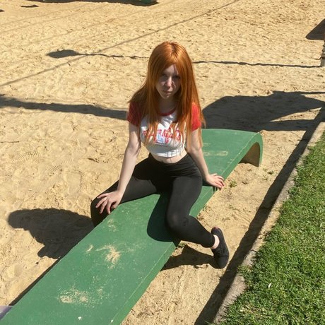 Melry Espinela naked model photos