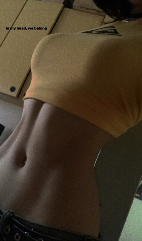 Maxima Sahar model nude archive