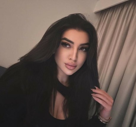 nattiinatt95 xxx pornstar photo