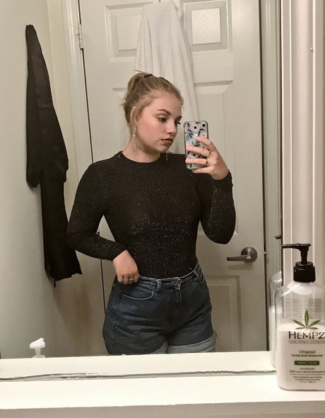 Ruth Choate sexy star pic