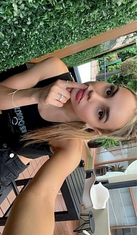 youngani xx model picture