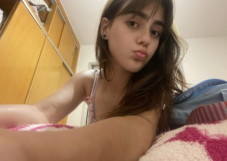 Isabella Angelina star pretty galleries