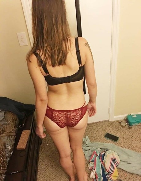 Emily Giangaspro art model gallery