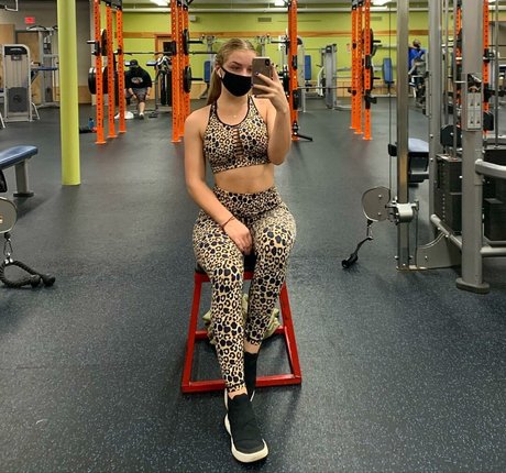 Alysia Kelley pornstar nude photos