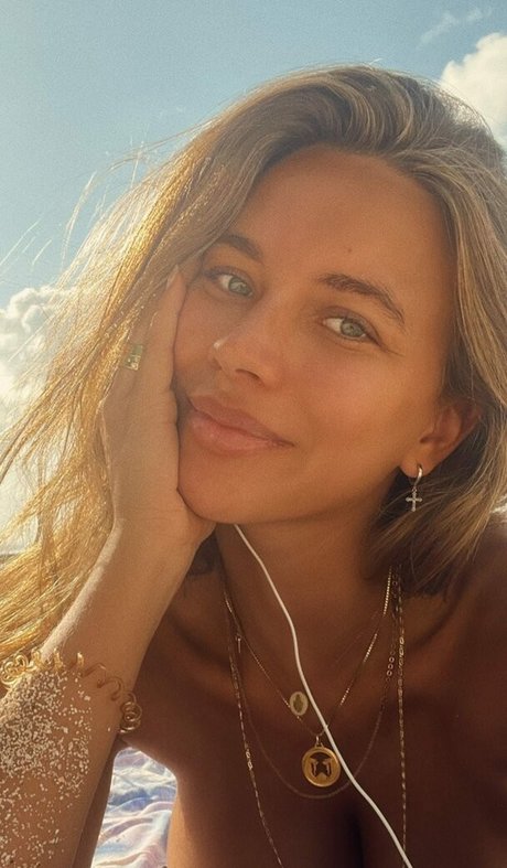 pia__kim model nice pics