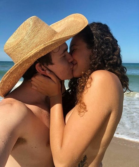 starrysighh Quick model image