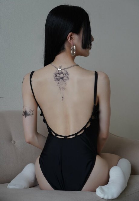 _xxkhyn nudes model archive