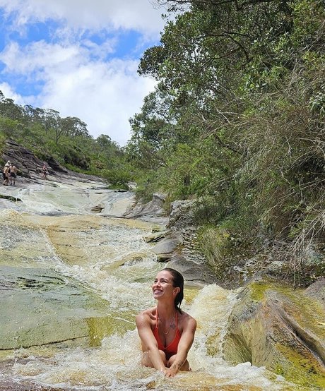 Laryssa Ayres hot star galleries