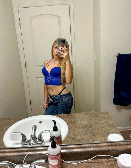 Slxttylyss pornstar xxx pics