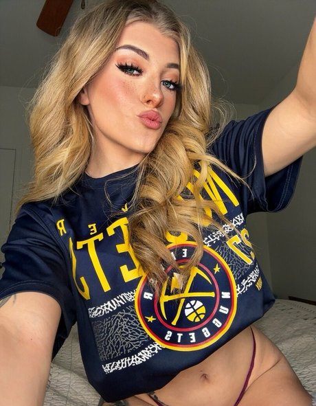 Slxttylyss adult model picture