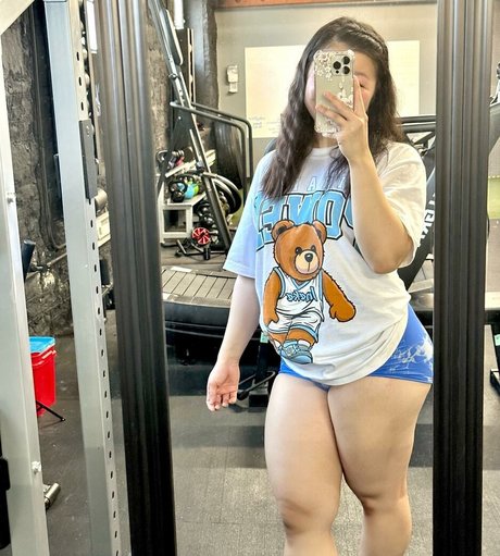 Asianquadbae model hot pic