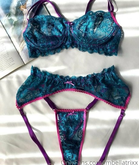 imbellatrixx sexy actress photo