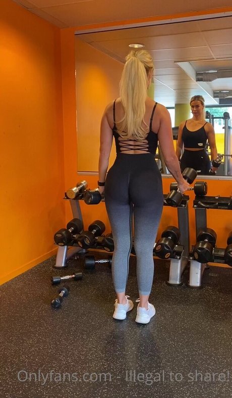 Cuurvybabe sex actress photos